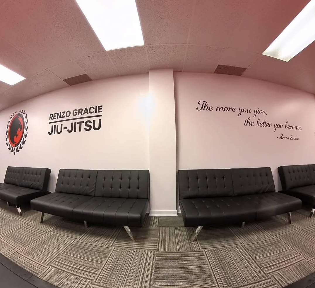 Renzo Gracie Laval lounge area